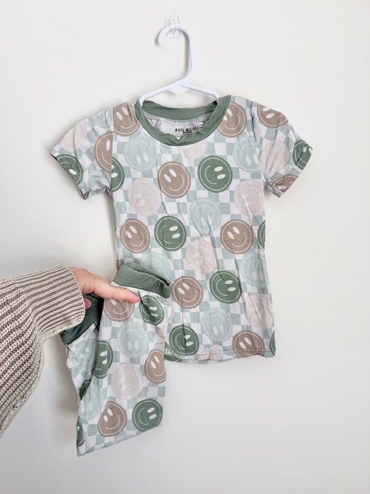 Rose Nicole Boutique Smiley Bamboo Set