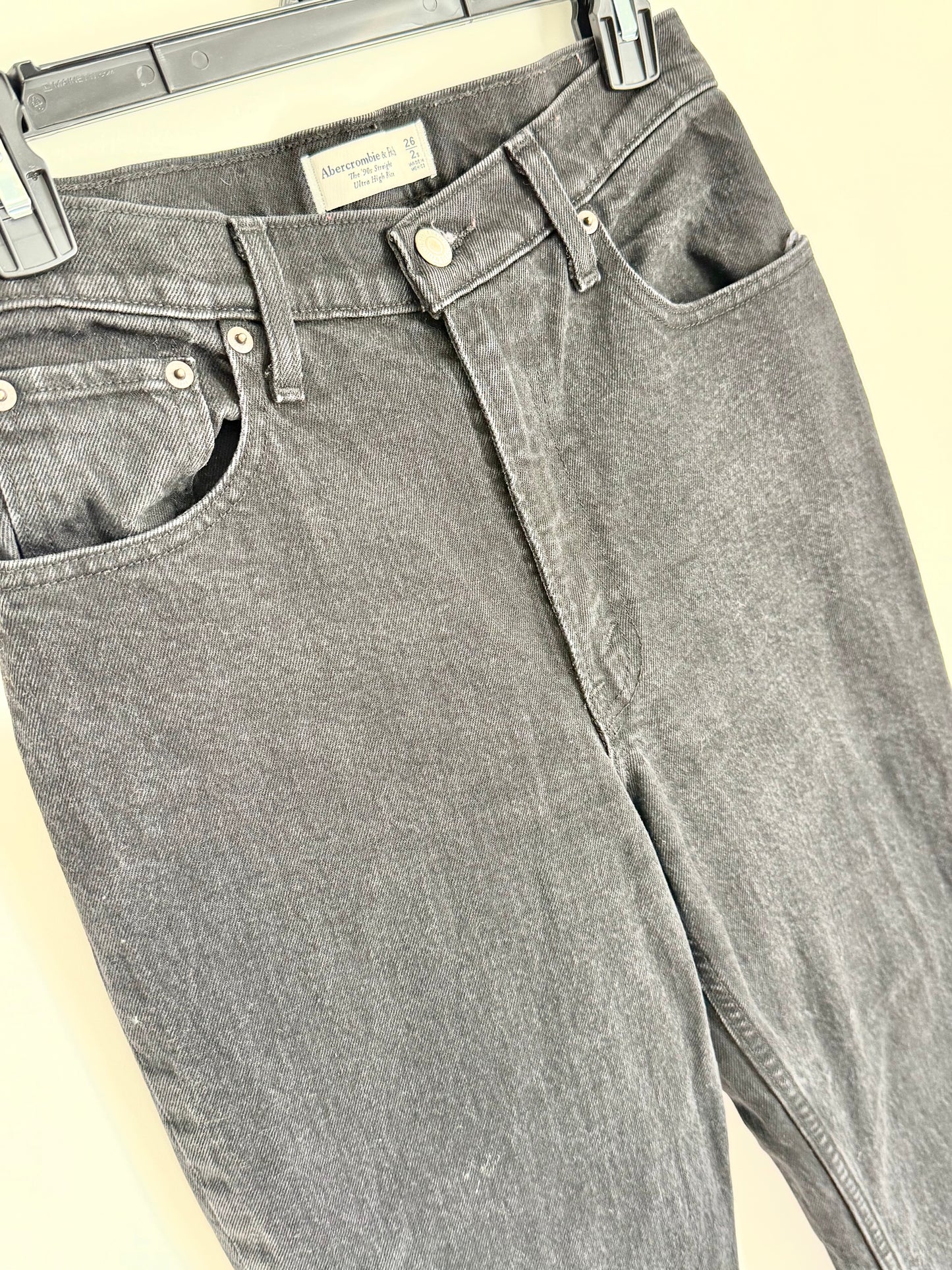 Abercrombie & Fitch The 90s Straight Jeans Ultra High Rise
